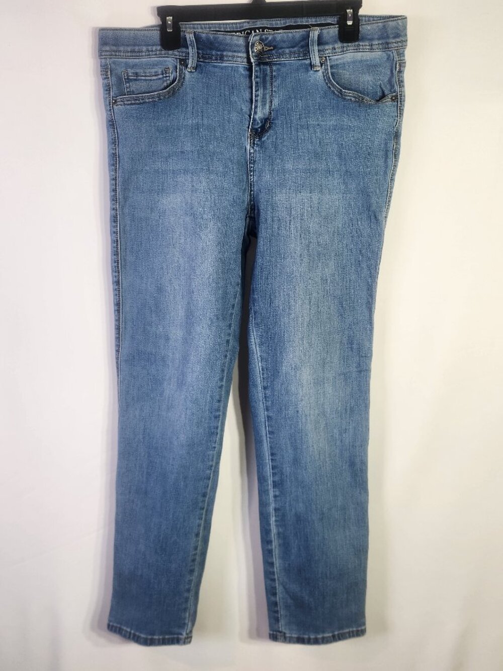 American Star Tapered Leg Light Wash Mid Rise Stretchy Jeans – Size 16